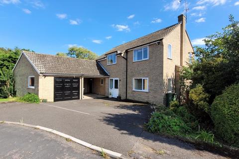 4 bedroom detached house for sale, Coniston Close, Suffolk IP11