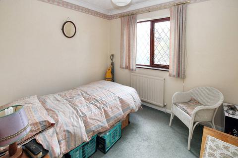 2 bedroom detached bungalow for sale, Roundmead Road, Basingstoke RG21