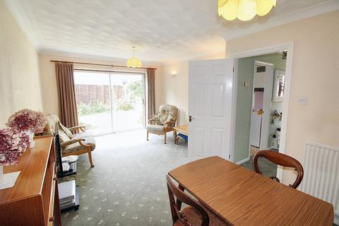 2 bedroom detached bungalow for sale, Roundmead Road, Basingstoke RG21