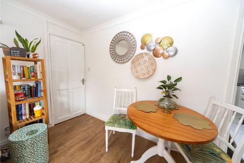 3 bedroom apartment for sale - Oak House, Hollybush Estate, Cardiff, CF14
