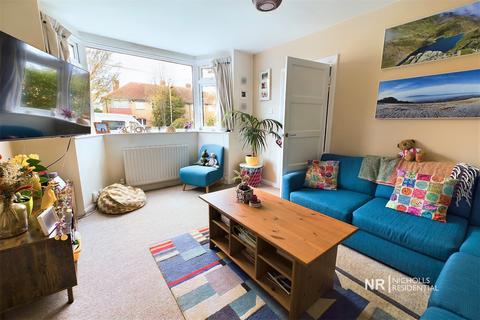 51 Devon Way, Chessington, KT9 2RH