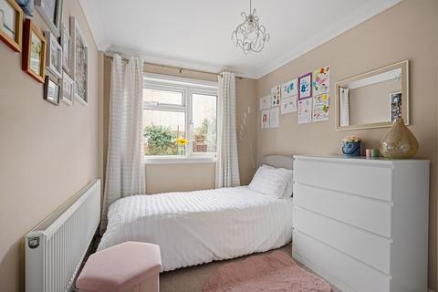 28 Ifield Way, Gravesend, DA12 5UJ