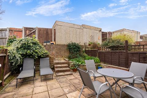 28 Ifield Way, Gravesend, DA12 5UJ