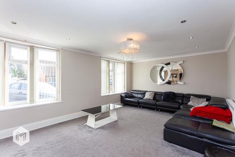 7 Hampshire Close, Bury, BL9 9EZ