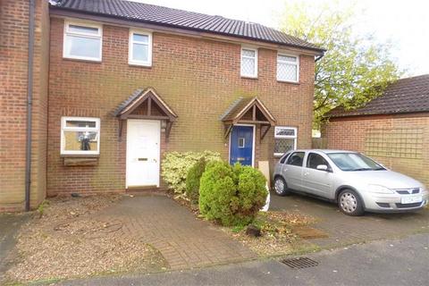 2 bedroom mews to rent, Dean Close, Wollaton, NG8 2BX