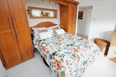 33 Branksome Close, Stanford-le-hope, SS17 8BA