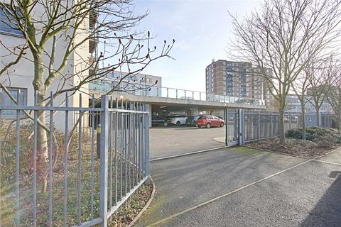 2 bedroom flat for sale, Main Avenue, Enfield, EN1