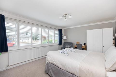 2 bedroom bungalow for sale, Falcon Drive, Mudeford, Christchurch