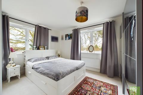 2 bedroom apartment for sale - Elvian Close, Reading, Berkshire, RG30