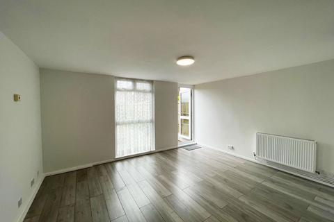 23 Coltsfoot Path, Romford, RM3 8BE