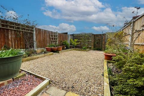 23 Coltsfoot Path, Romford, RM3 8BE