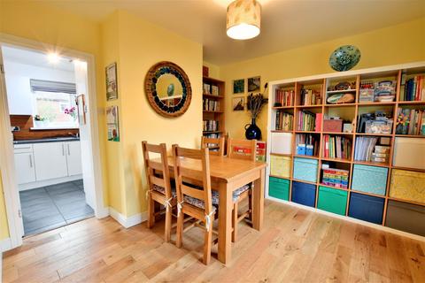 10 Almond Crescent, Gateshead, NE8 2TE