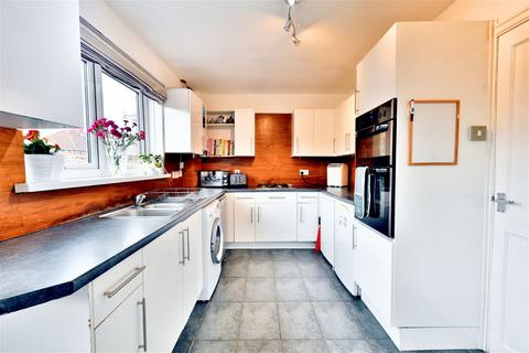 10 Almond Crescent, Gateshead, NE8 2TE