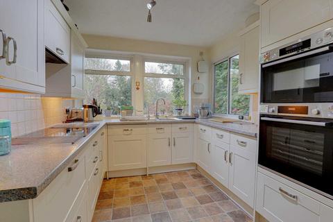 82 Blenheim Road, Caversham, Reading, RG4 7RR