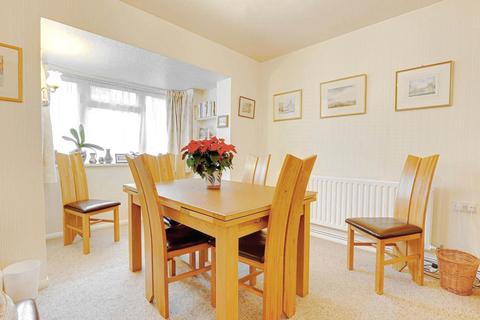 82 Blenheim Road, Caversham, Reading, RG4 7RR