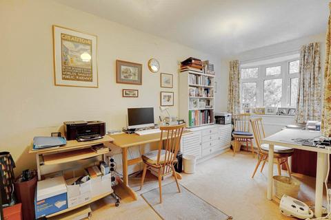 82 Blenheim Road, Caversham, Reading, RG4 7RR