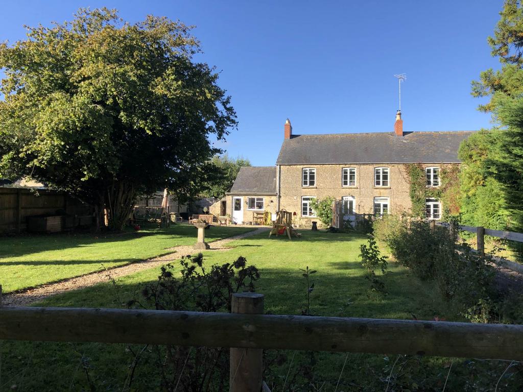 Leafield Road, Shipton Under Wychwood 3 bed semidetached house for