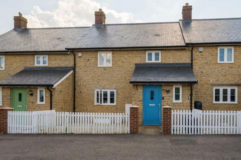 3 bedroom terraced house for sale, The Nurseries, Stalbridge - Well presented through-out