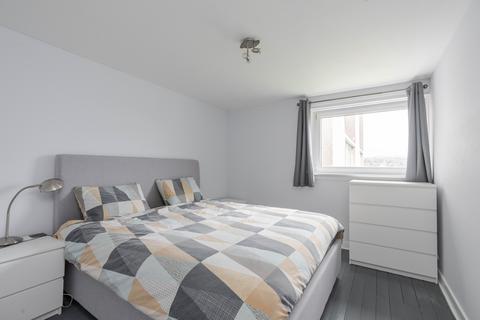 2 bedroom flat for sale - Calder Gardens, Edinburgh EH11