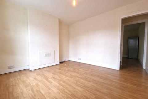 1 bedroom in a house share to rent - Princes Road, KINGSTON UPON THAMES KT2