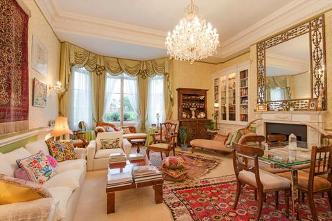 2 bedroom flat for sale, Lauderdale Road, Maida Vale W9.