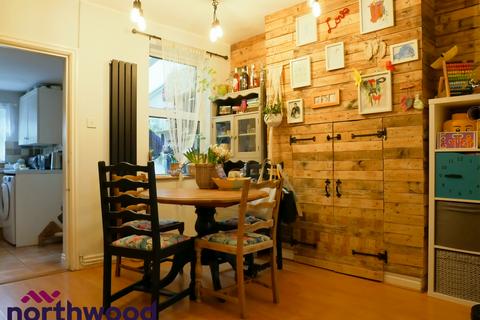 17 Albert Street, Wrexham, LL13 8NT
