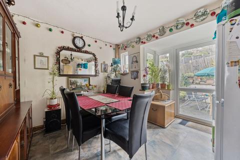 124 Chipstead Valley Road, Coulsdon, CR5 3BA