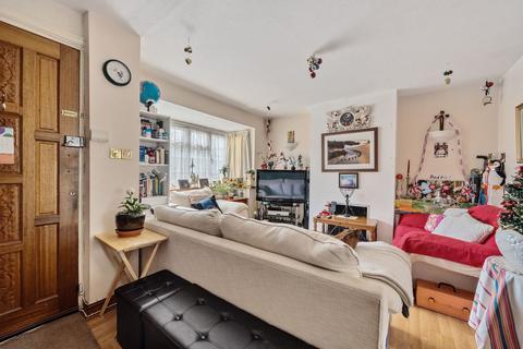 124 Chipstead Valley Road, Coulsdon, CR5 3BA