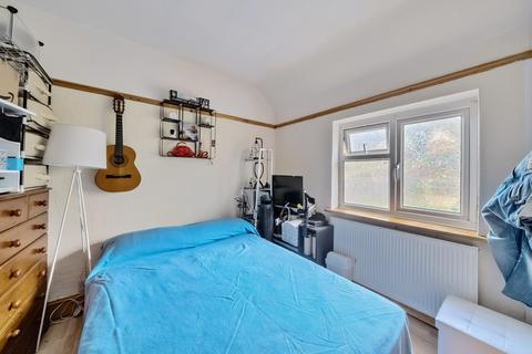 124 Chipstead Valley Road, Coulsdon, CR5 3BA