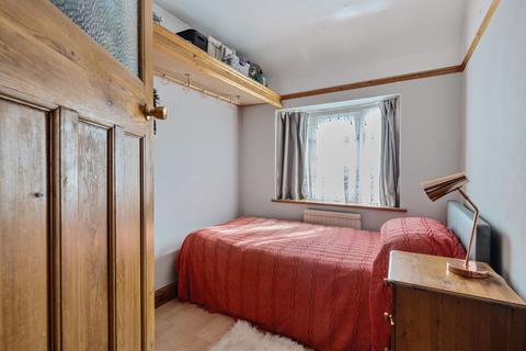 124 Chipstead Valley Road, Coulsdon, CR5 3BA