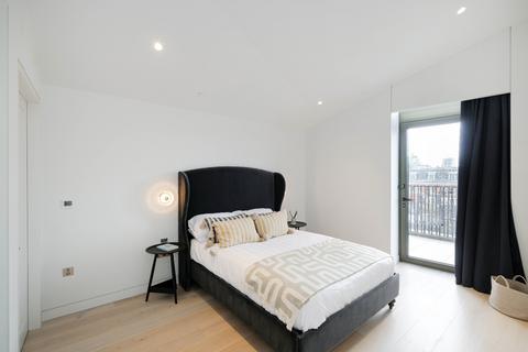 2 bedroom apartment to rent, Ganton Street, W1F