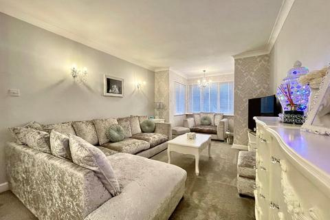 2 bedroom flat for sale - Wickham Lane, Welling, Kent, DA16