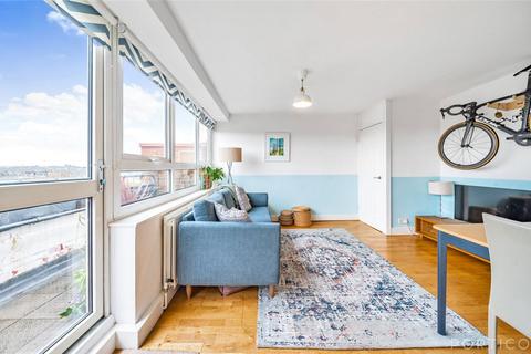 2 bedroom apartment for sale, Bullen Street, London