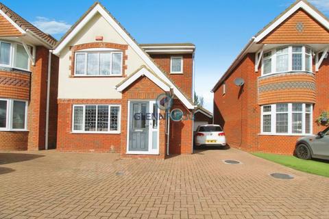 3 bedroom detached house for sale - Kempe Close, Langley