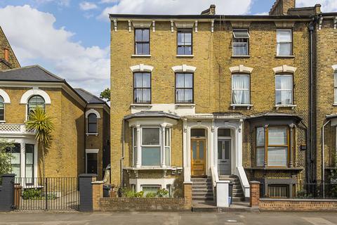 16b Cricketfield Road, London, E5 8NS