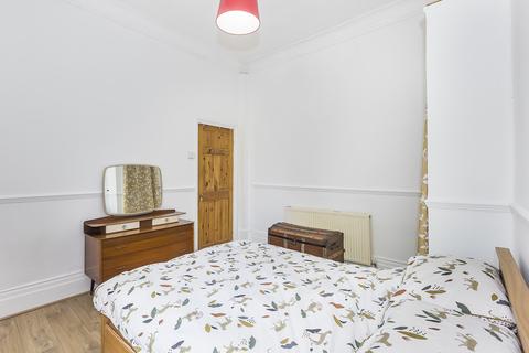 16b Cricketfield Road, London, E5 8NS