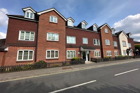 2 bedroom flat for sale, Portsmouth Road, Liphook, Hampshire