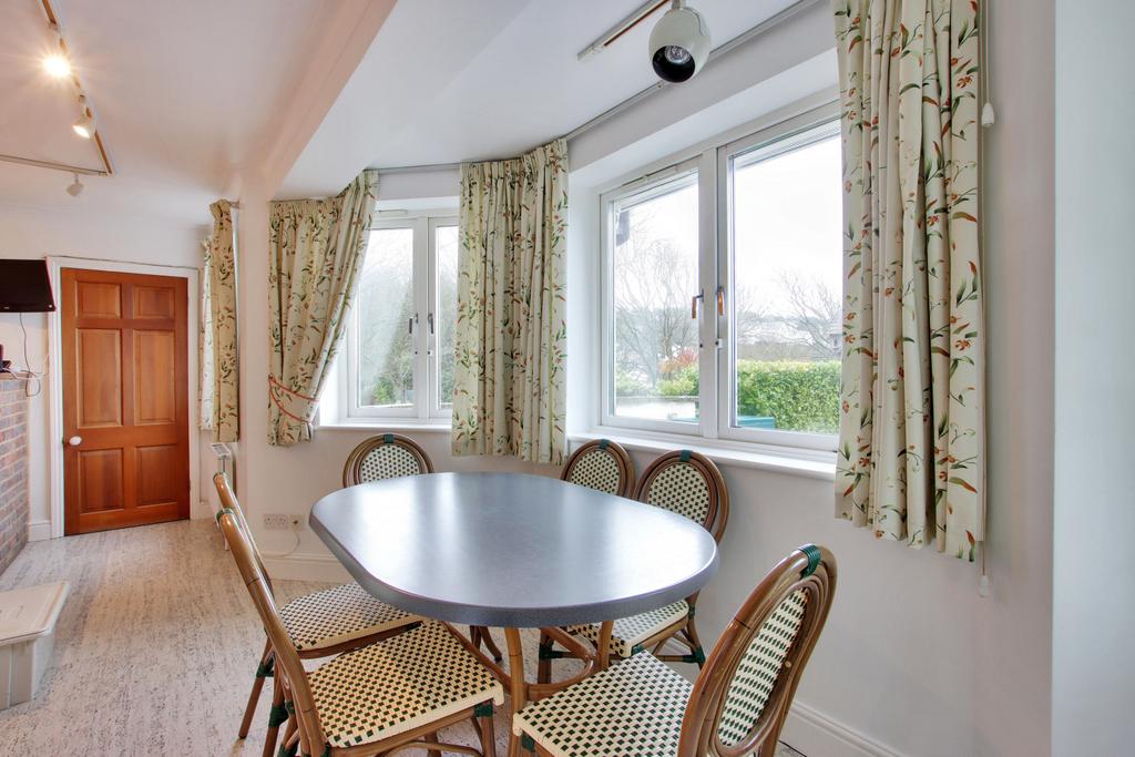 Breakfast Room