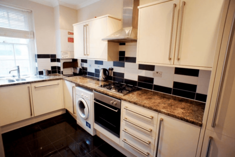 1 bedroom in a flat share to rent, St Michaels Street, W2