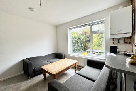 3 bedroom end of terrace house for sale - Elmbank Avenue, Englefield Green, Egham, Surrey, TW20