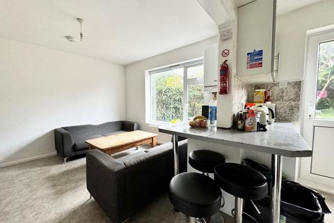 3 bedroom end of terrace house for sale - Elmbank Avenue, Englefield Green, Egham, Surrey, TW20