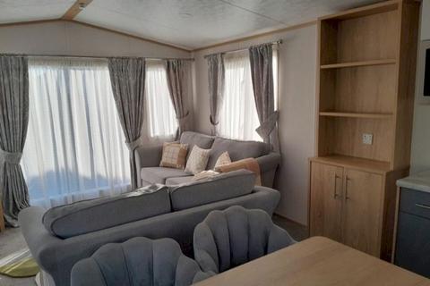 2 bedroom static caravan for sale, Mallard Avenue, Knott End-on-Sea FY6