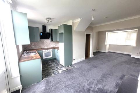 2 bedroom terraced house to rent, Langley, SL3