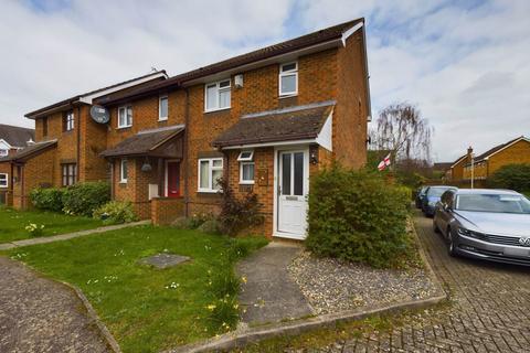 3 bedroom semi-detached house for sale - Nuthatch, Aylesbury HP19