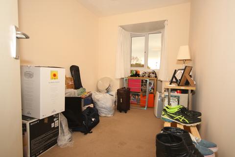 2 bedroom flat to rent, Woking GU21