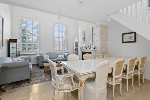 3 bedroom apartment for sale, Ellesmere Place, Walton-on-Thames, Surrey, KT12 5AE