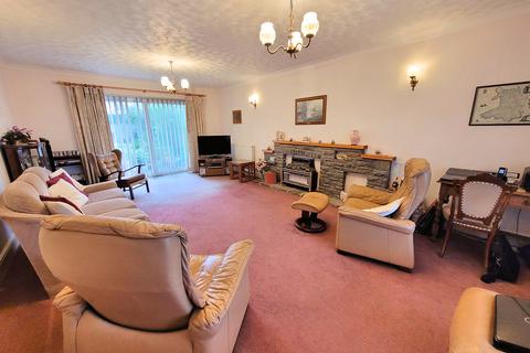 4 bedroom detached house for sale, LOCKS LANE, PORTHCAWL, CF36 3HY