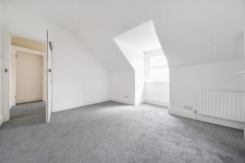 House to rent - Lee High Road London SE13
