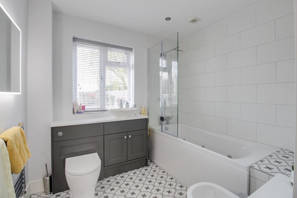 Ensuite