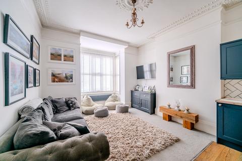 2 bedroom flat for sale, West View, Seaford BN25